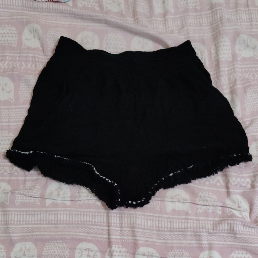 🌸Joe Benbasset Black Rayon Ruffle hem Shorts
